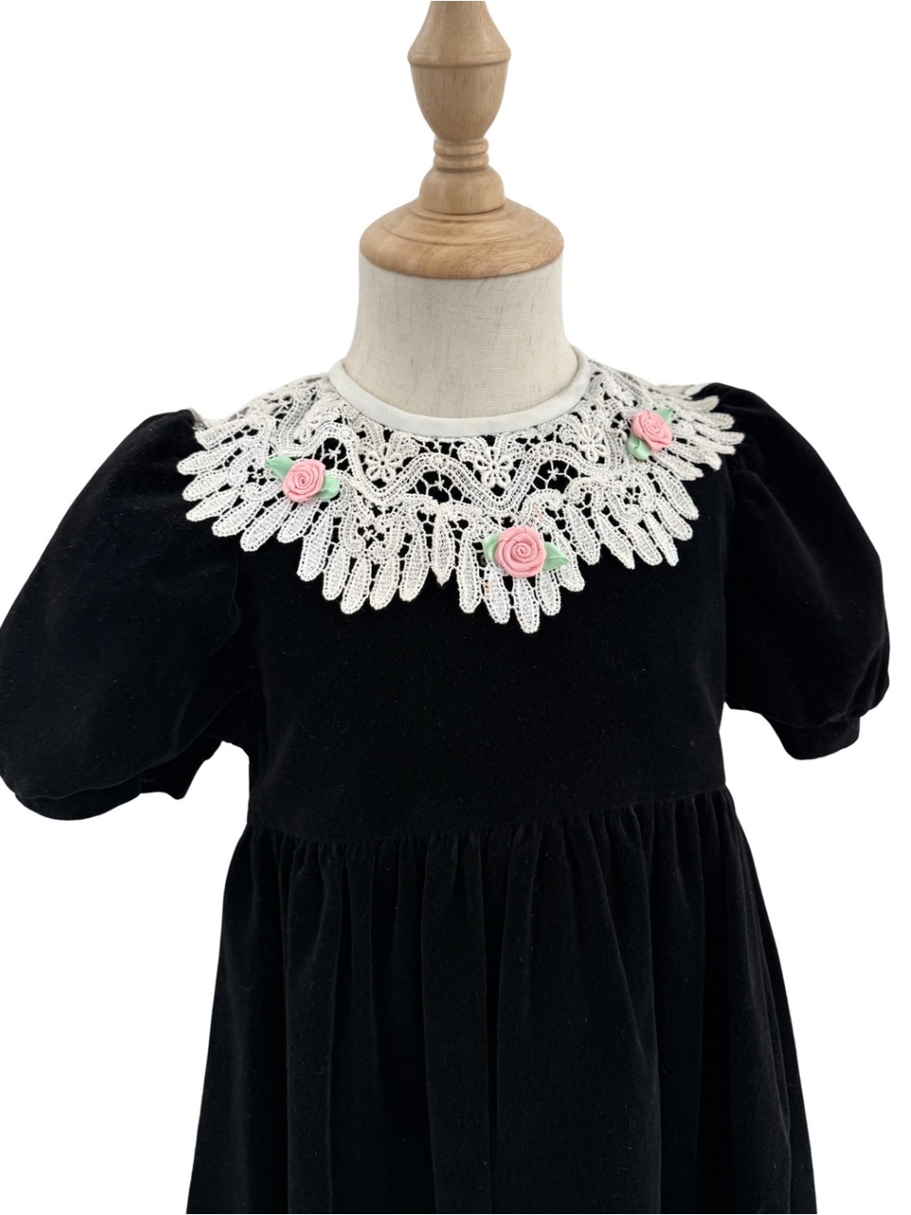 Vintage Sylvia Whyte Saks Fifth Avenue Pink Roses Black Velvet Dress Girls 4T - Picture 2 of 8